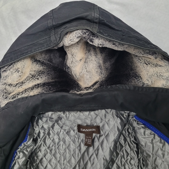 Danier Women's 3/4 Black Hooded Jacket (New) - Picture 6 of 8